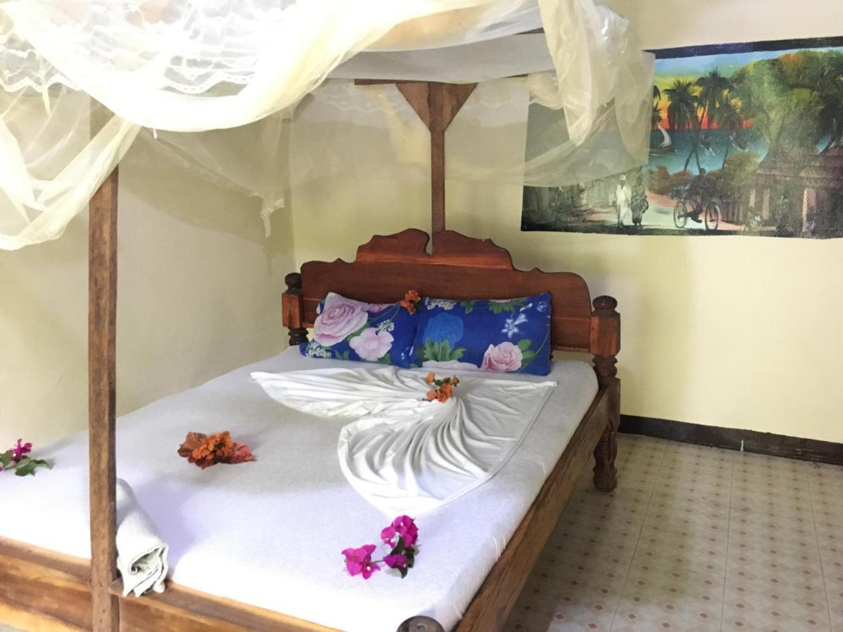 Mount Zion Lodge Michamvi Kae Room photo