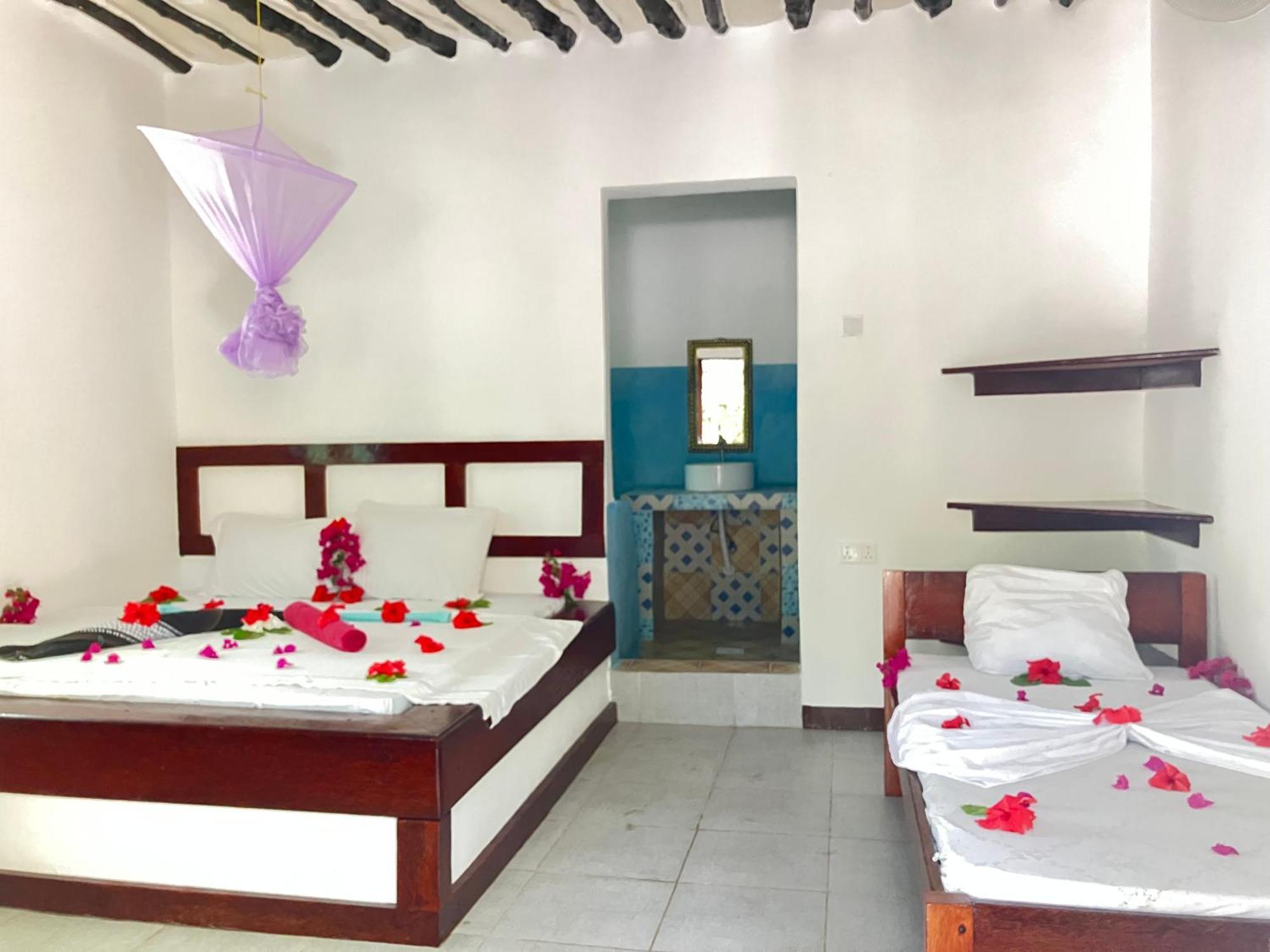 Mount Zion Lodge Michamvi Kae Room photo